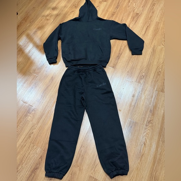 Brand New COMFRT Women's Black Sweatpants and Hoodie - Picture 2 of 4